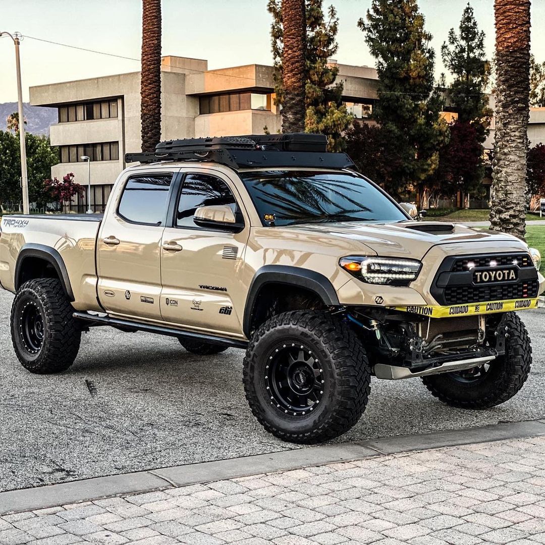 TOYOTA TACOMA